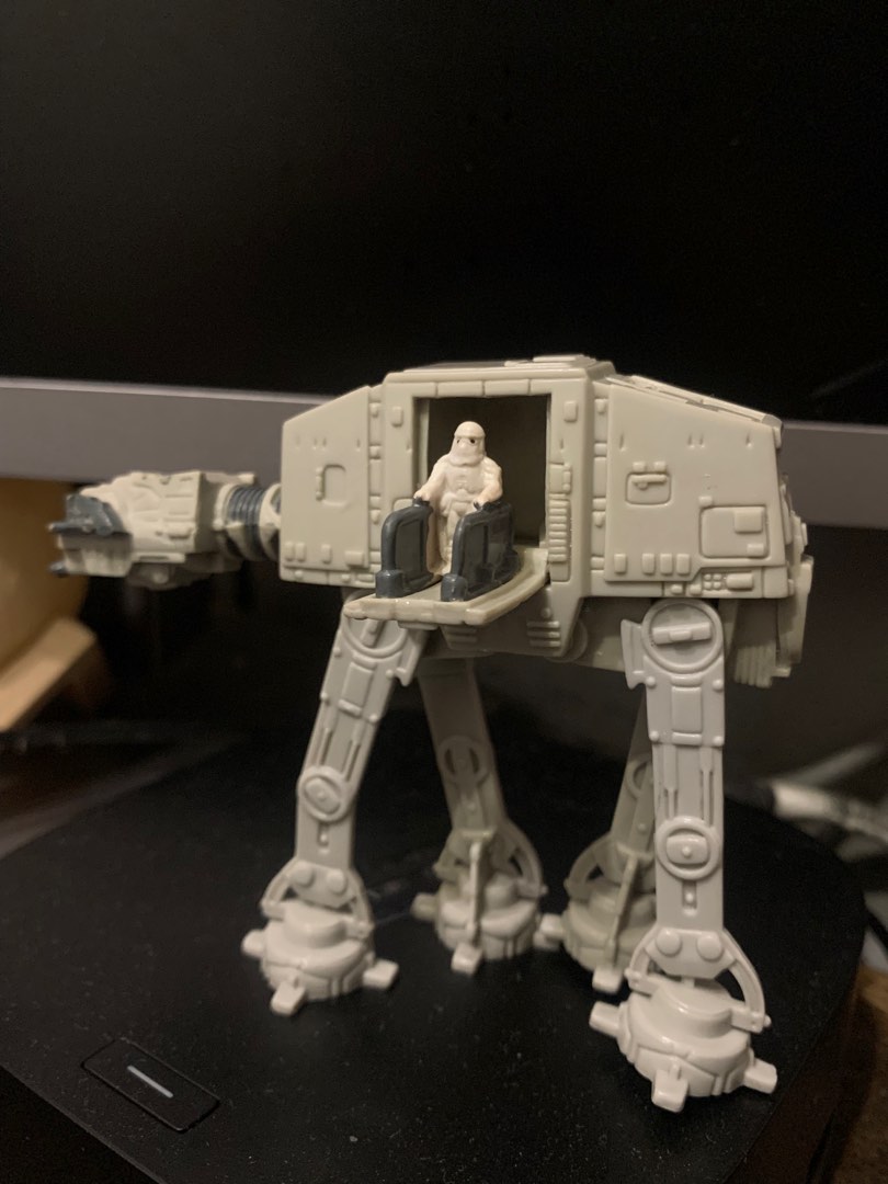 Vintage 1997 Starwars Imperial AT-AT Walker Snowtrooper Lucas