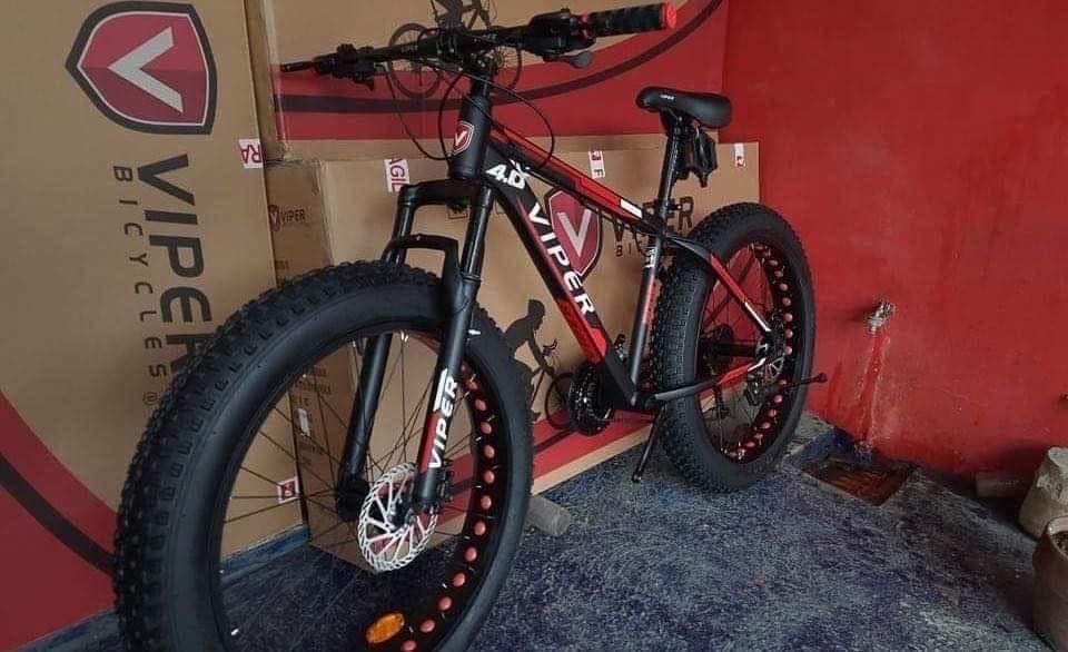 Viper Boost 4.0 Fatbike (Category: Bicycles) located in Marikina City. Submitted by keionlines85428 (Listing ID 1233202666, Image 1). Description: Viper Boost 4.0 Fatbike FREE ASSEMBLE Specs: ▪️Frame viper boost alloy ▪️Fork Rigid viper steel ▪️Handle bar steel viper ▪️Stem alloy viper ▪️Crank viper steel ▪️Bb sealed bearing ▪️RF shimeng 7speed ▪️Fd shunan ▪️Rd shimeng 7speed ▪️Sprocket thread type ▪️7speed ▪️Hub steel,front Q.R ▪️Caliper disc br