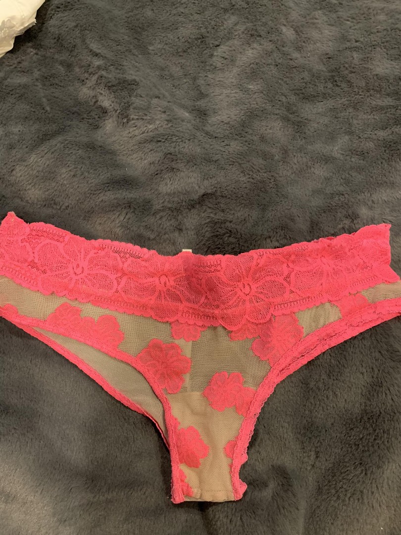 VS tback, Women's Fashion, Undergarments & Loungewear on Carousell