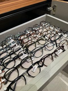 (Category: ) located in . Submitted by nicheeyewear (Listing ID 1233033830, Image 1). Description: .