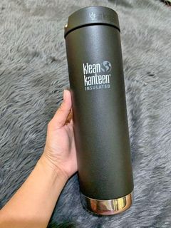 https://media.karousell.com/media/photos/products/2023/5/22/20_oz_wide_water_bottle_with_l_1684770171_f63f354d_thumbnail