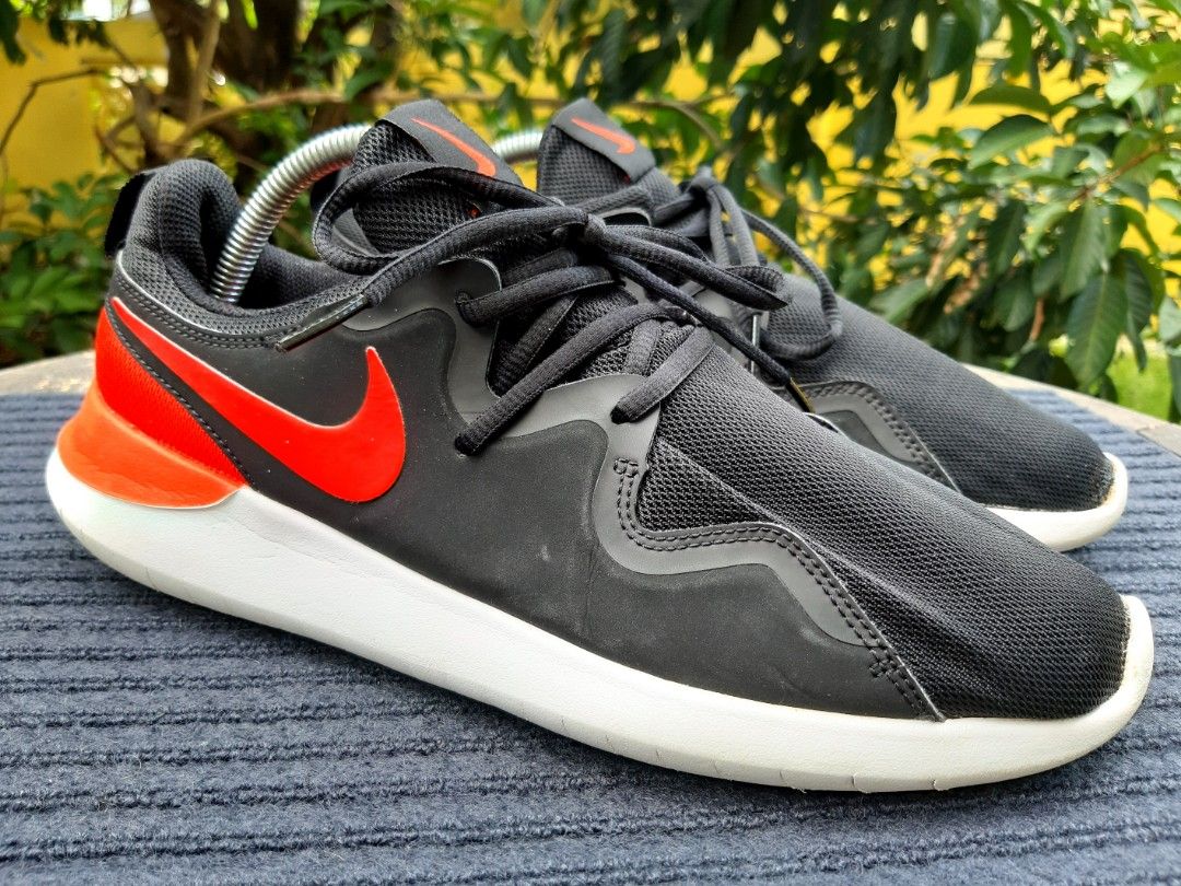 Nike tessen red hotsell