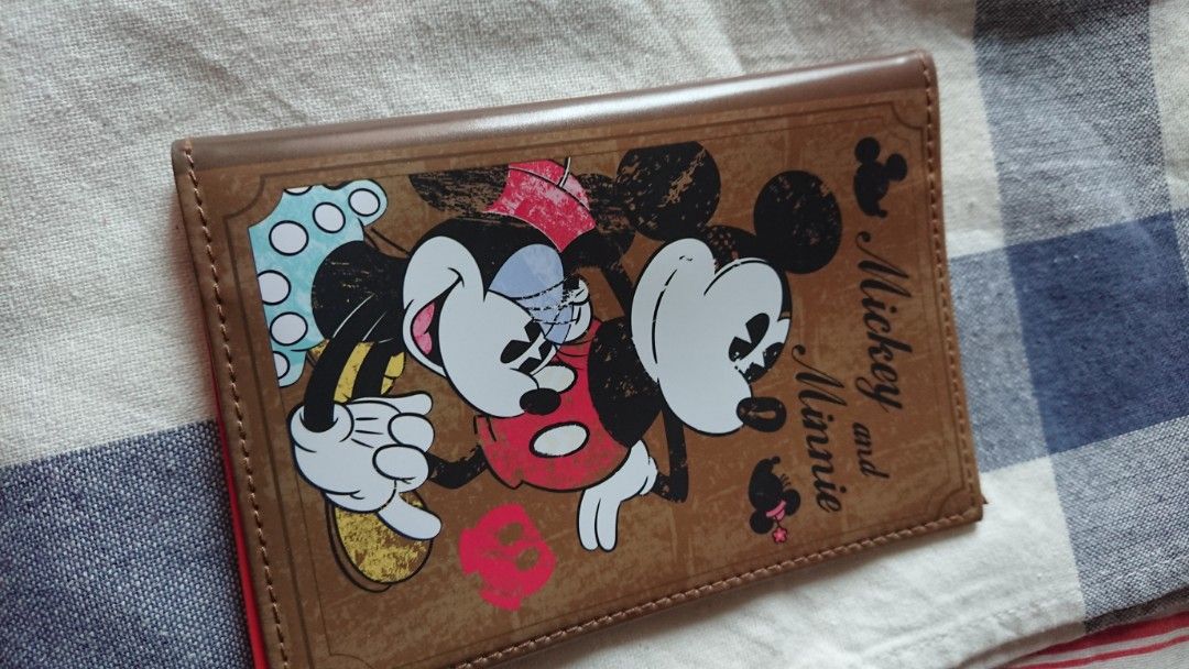 全新 disney mickey passport holder passport套 米奇 迪士尼, 興趣及遊戲, 旅行, 旅遊 旅行