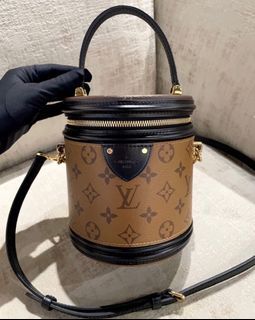 RM4,200 L V Cannes Vanity Bag Epi Leather In Black (19cm) Item