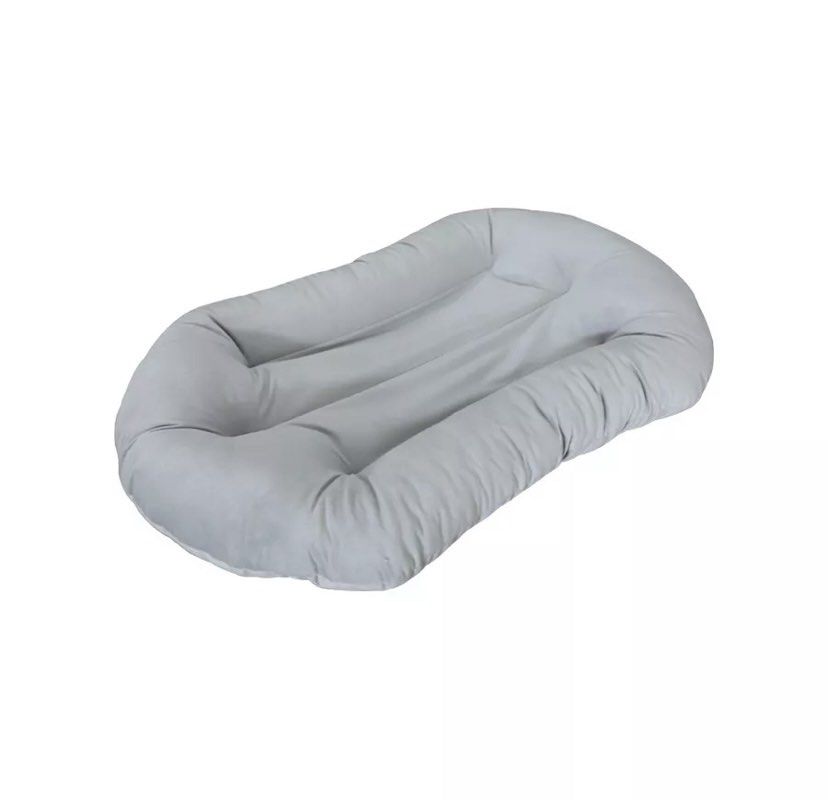 Baby Nest Pillow (Category: Children's Beds) located in Taguig. Submitted by decluttermeph (Listing ID 1233225538, Image 1). Description: Like new Been sealed after a week of trying my LO to get into it but failed😅 .