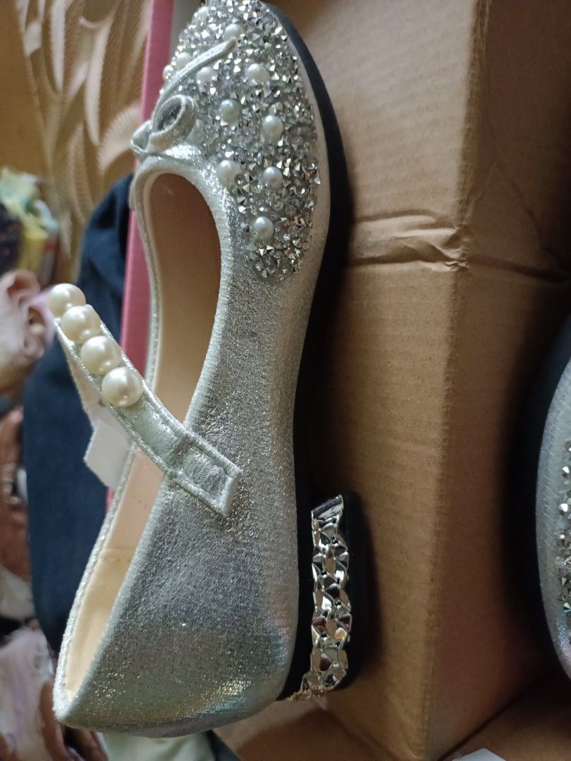 Girls top shoes beautiful