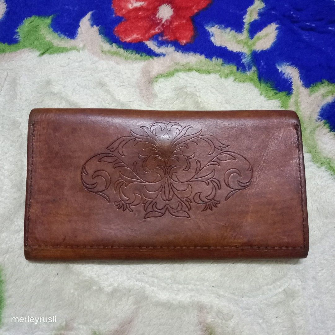 Beg duit fossil clearance