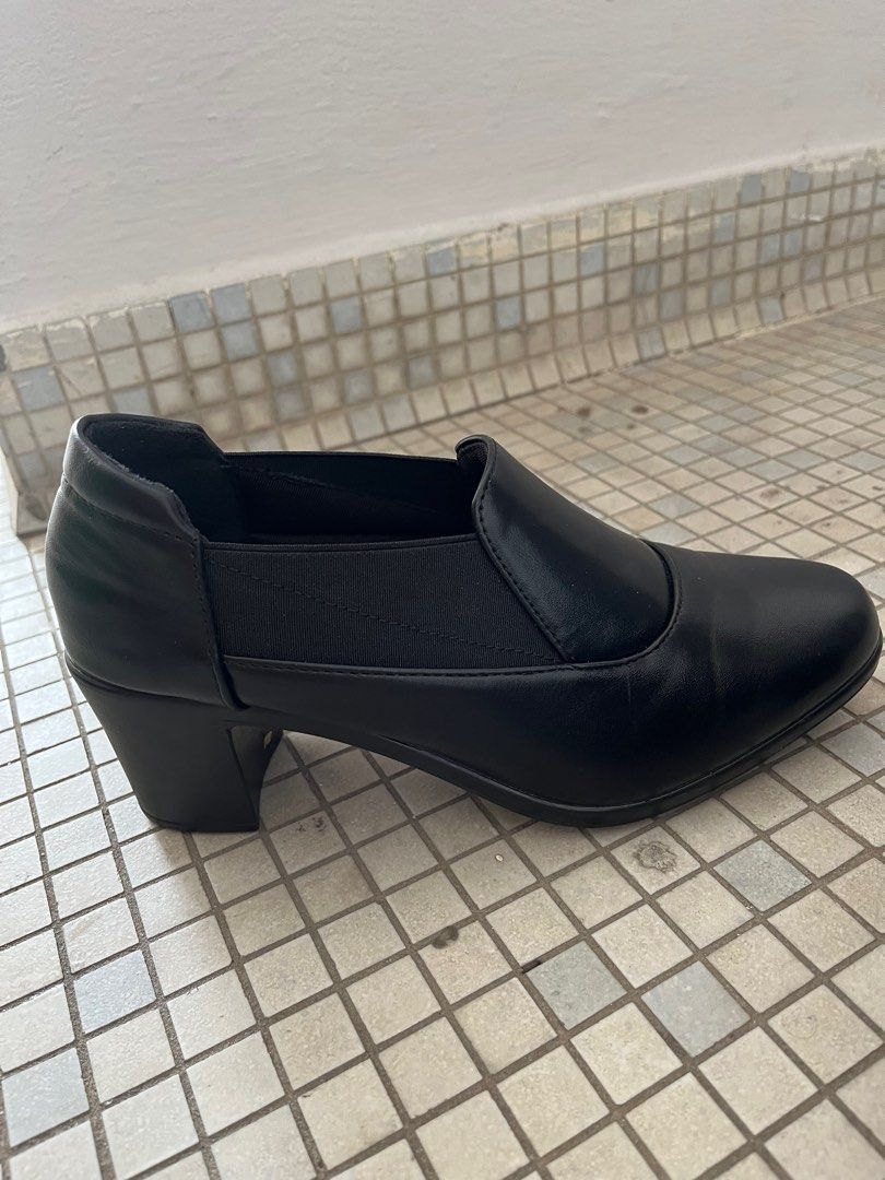 professional black heels