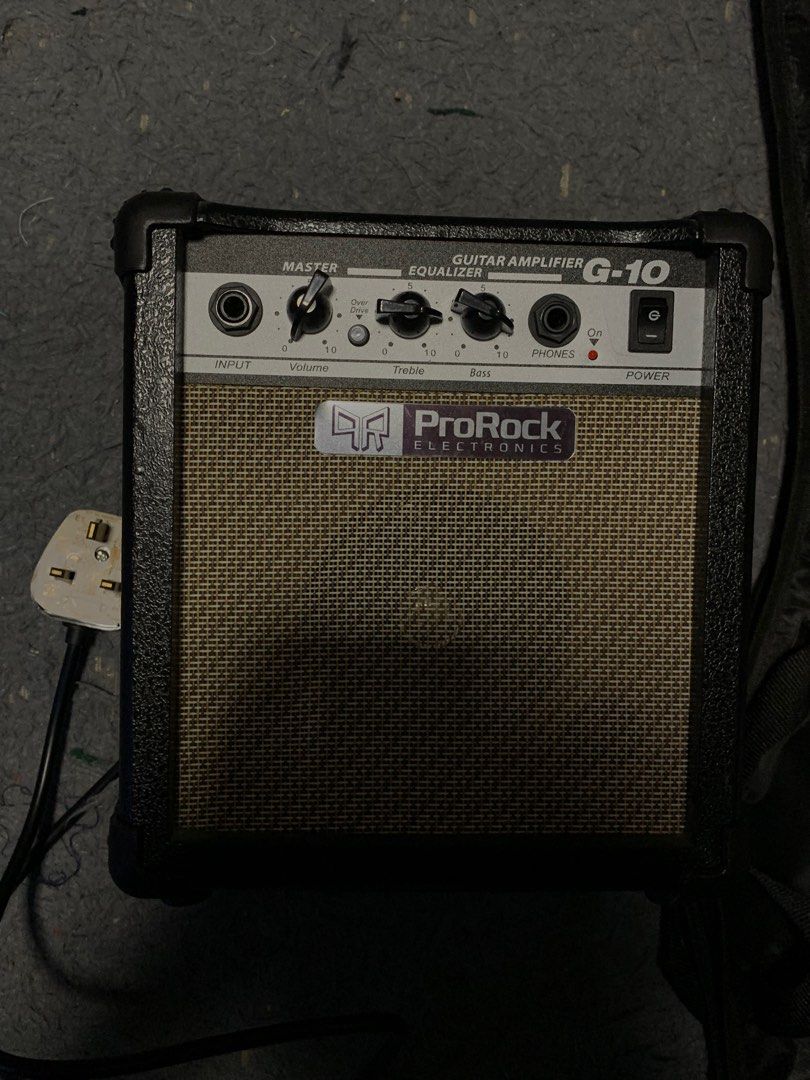 BLW Electric Guitar With Amplifier, Hobbies & Toys, Music & Media