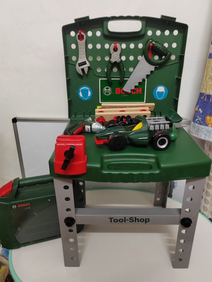 Bosch tools toy workbench with car set