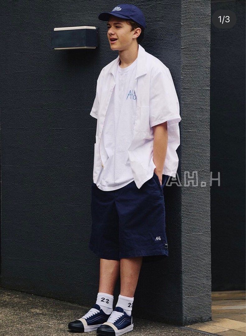 BROCHURE BIG CHINO SHORTS A.H + TEE SHIRT, 男裝, 褲＆半截裙, 短褲