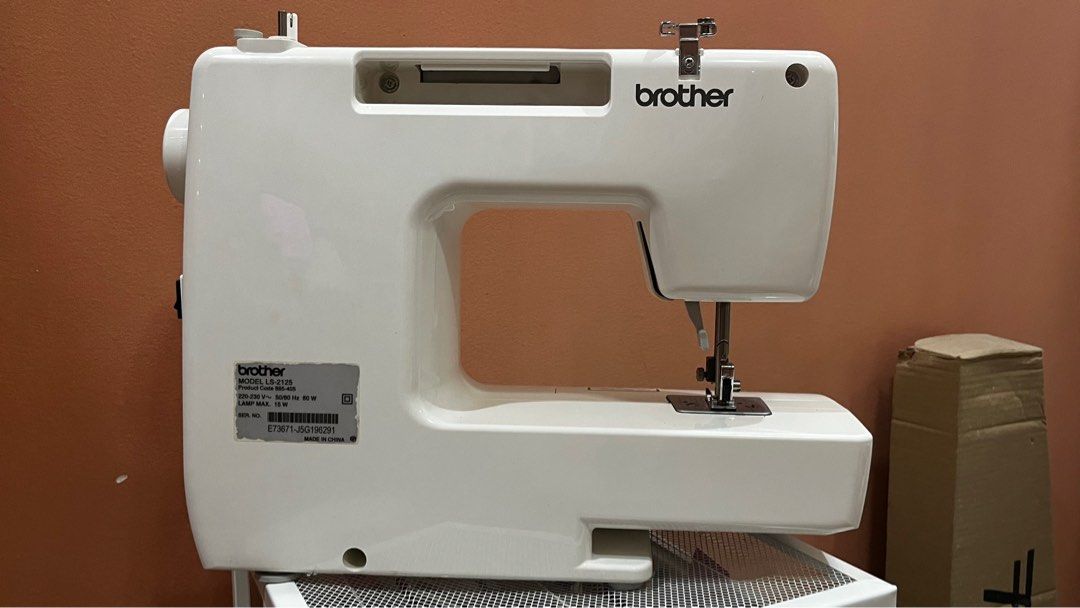 BROTHER SEWING MACHINE (LS2125), Hobbies & Toys, Stationary & Craft