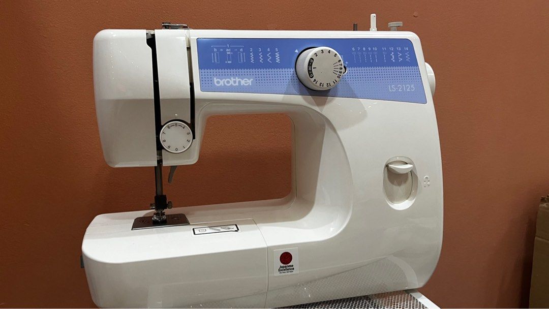 BROTHER SEWING MACHINE (LS2125), Hobbies & Toys, Stationary & Craft