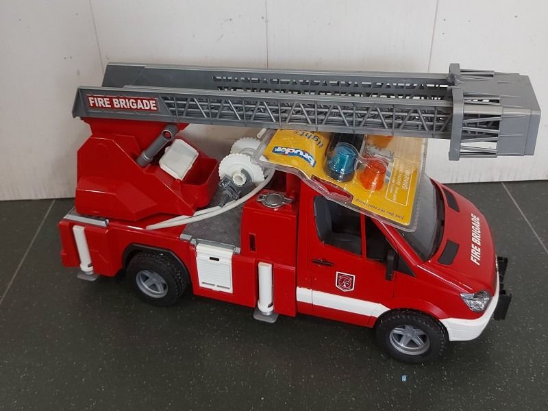 Bruder MB Sprinter Fire Engine with Ladder Water Pump and Light