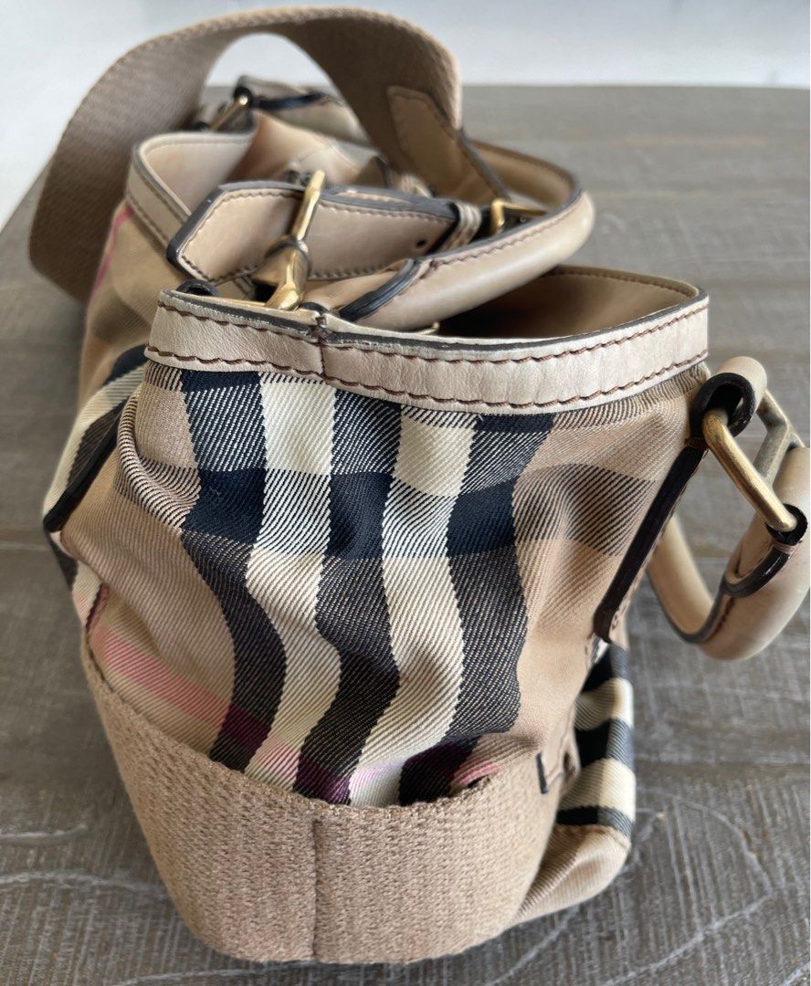 Burberry cloth handbag 2025