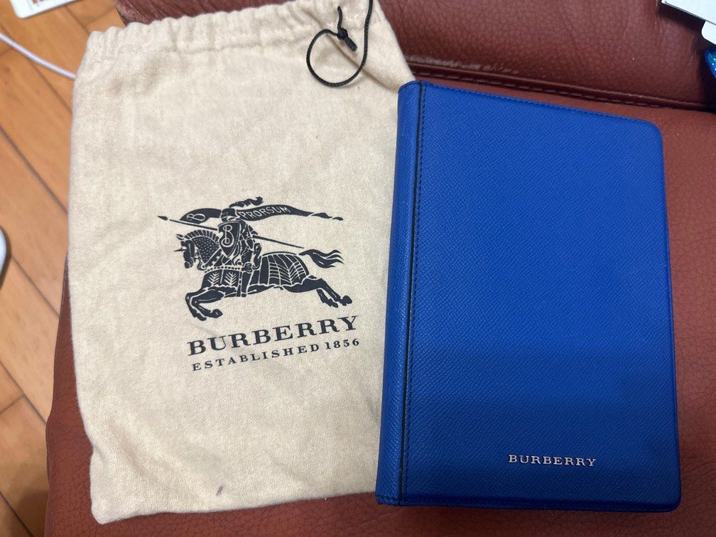 Trahison Remorquage espion burberry i Betsy Trotwood Rationnel bande