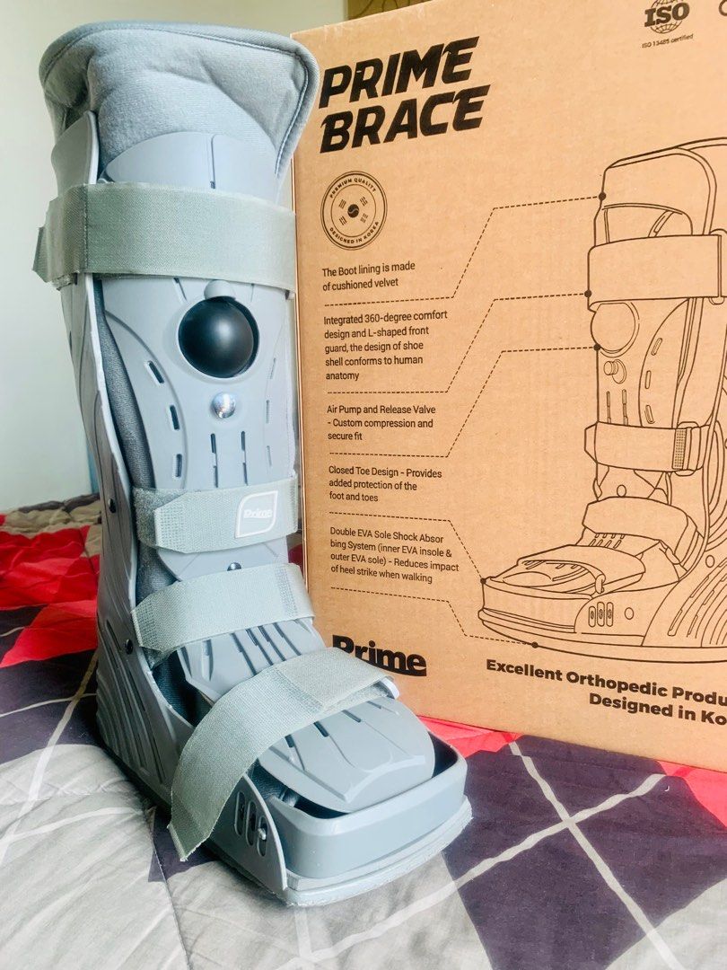 Cast boot, Health & Nutrition, Medical Supplies & Tools on Carousell