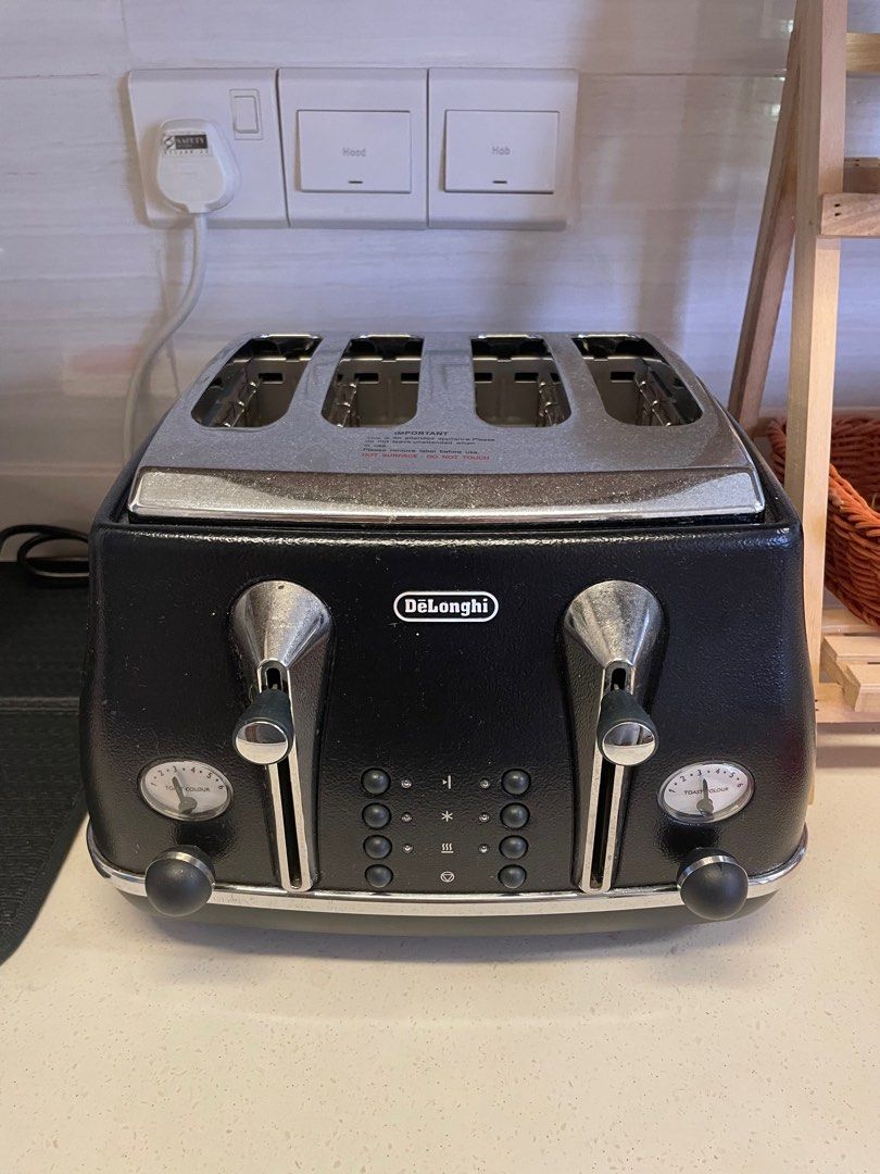 Classic DeLonghi Toaster, TV & Home Appliances, Kitchen Appliances