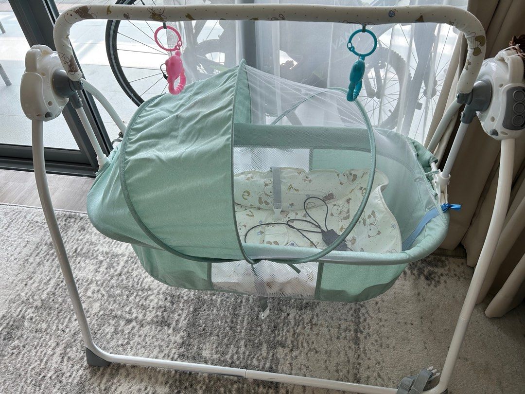 Electric Rocking baby Bed, Babies & Kids, Baby Nursery & Kids Furniture