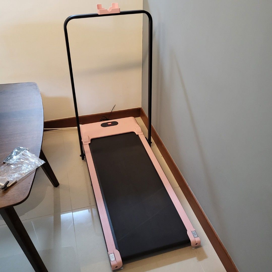 Foldable treadmill Pink, Sports Equipment, Exercise & Fitness, Cardio