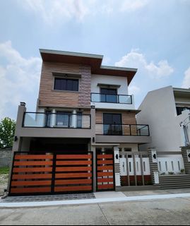 FOR SALE BRAND NEW MODERN THREE STOREY HOUSE WITH POOL IN PAMPANGA NEAR MARQUEE MALL, NLEX