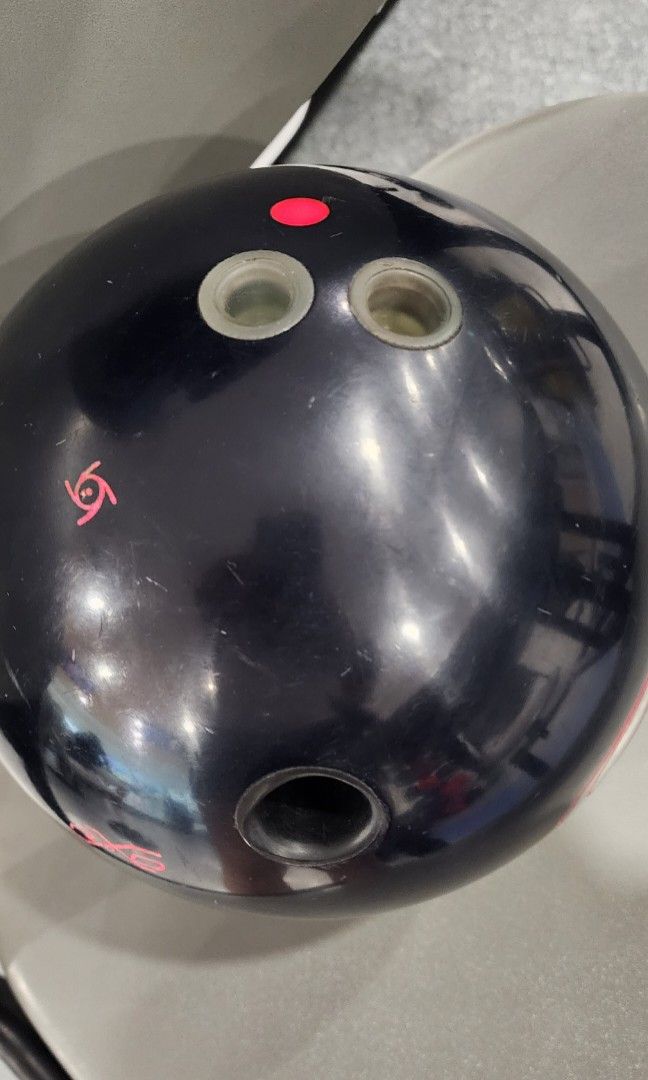 Ghost lock bowling ball, Sports Equipment, Sports & Games, Billiards