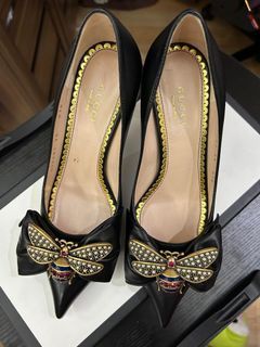 Gucci Black Leather Embellished Bow  Queen Margaret Pumps