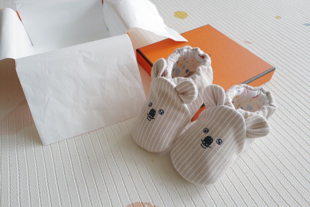 Hermes Passe-passe booties (Koalas), 兒童＆孕婦用品, 嬰兒及小童 ...