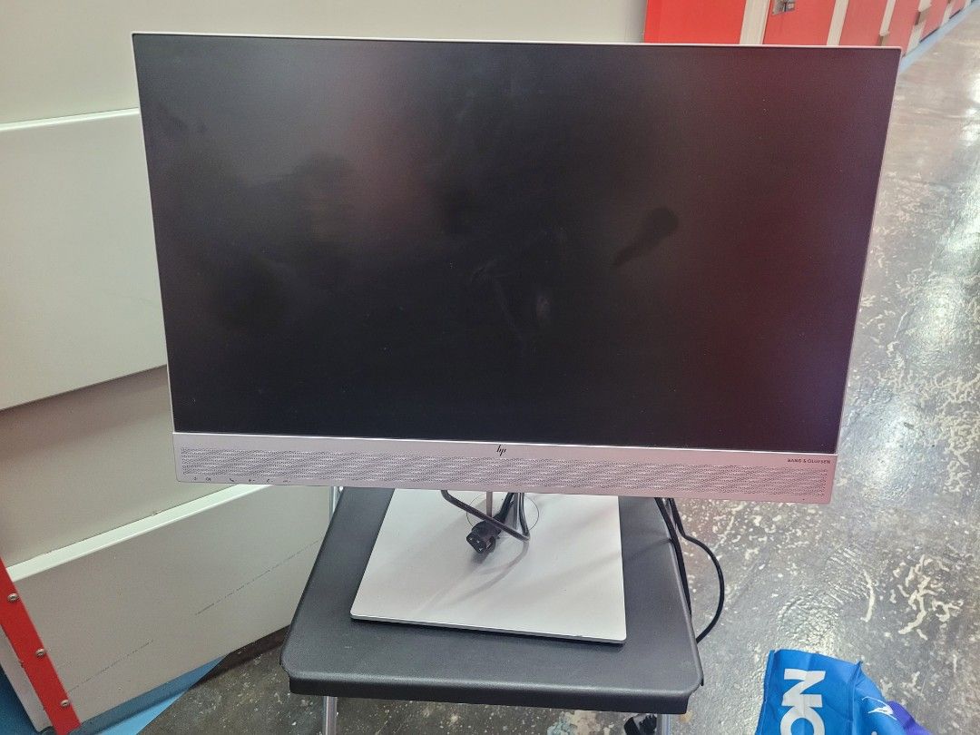 HP 24 inch Monitor With Bang&Olufsen speakers inbuilt, Computers & Tech