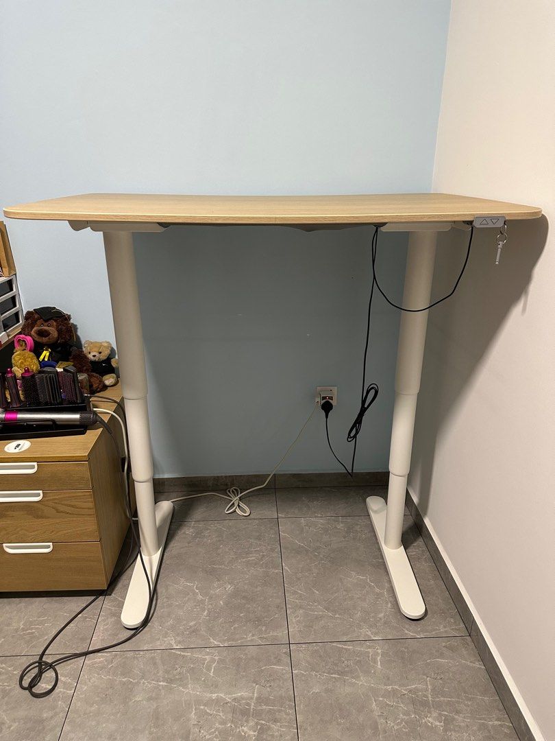 Bekant outlet desk height