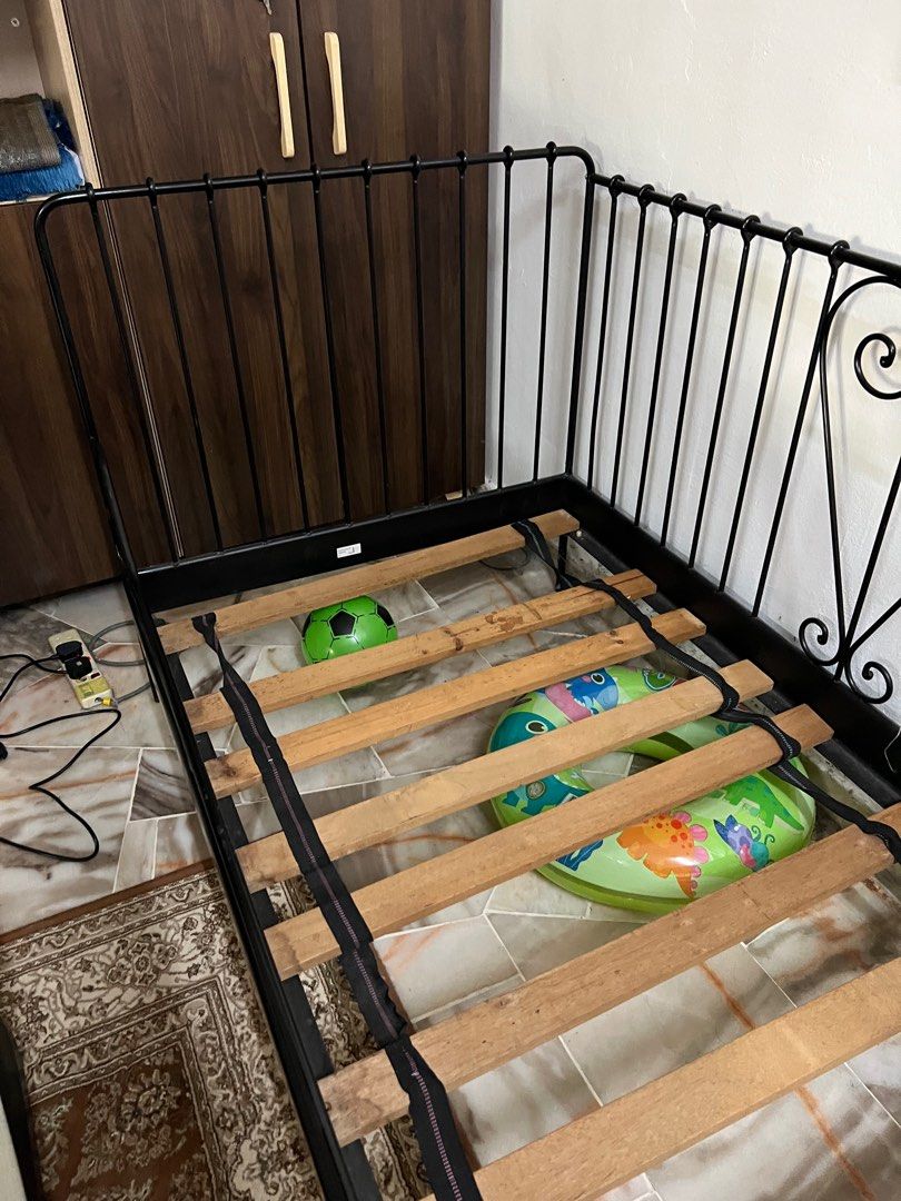 Ikea meldal daybed. 1 screw missing, Furniture & Home Living, Furniture