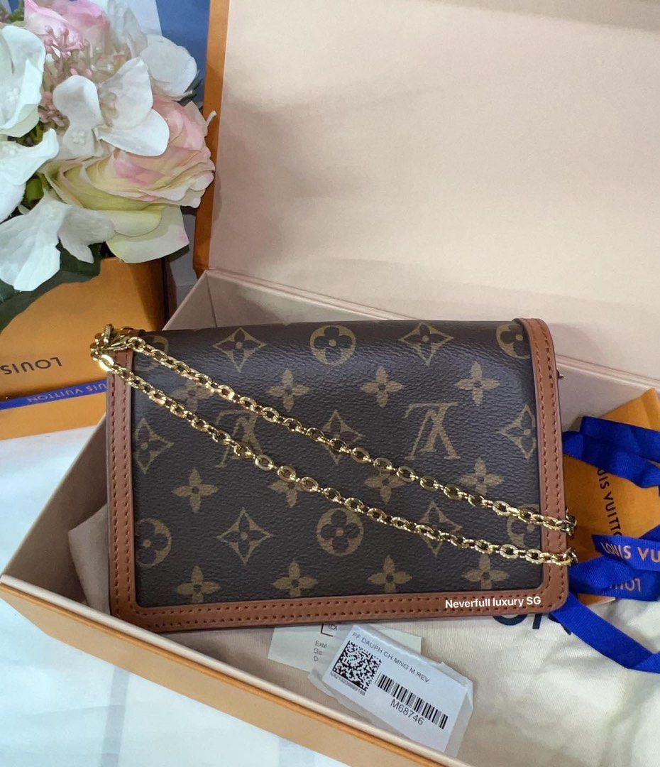 Louis Vuitton MONOGRAM Dauphine Chain Wallet (M68746)