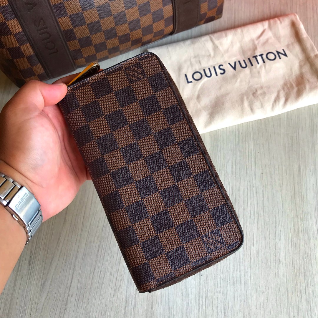 Louis Vuitton Monogram Canvas Astrid Wallet, Women's Fashion, Bags &  Wallets, Wallets & Card holders on Carousell