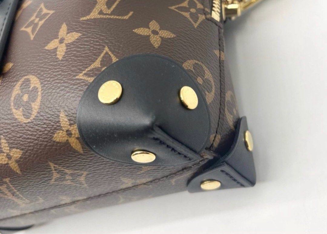 Authentic L V Petite Malle Souple Bag Year 2023, Luxury, Bags & Wallets on  Carousell