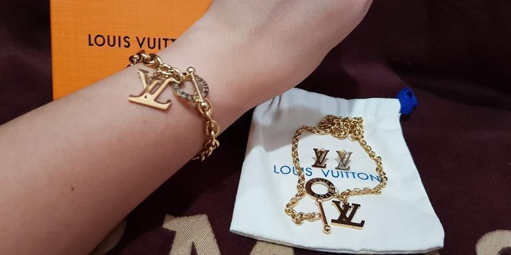 LV Set Earrings & Bangle, Women's Fashion, Jewelry & Organizers, Body  Jewelry on Carousell