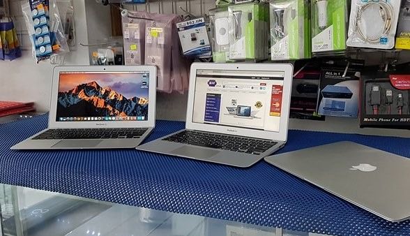 Macbook Air 13inch 8gbram 2016 Complete (Category: Laptops & Notebooks) located in Mandaluyong City. Submitted by mircomputer (Listing ID 1233258834, Image 2). Description: Macbook Air 13inch mfg 201 purchase 2016 Credit Card Payment Accepted specs: -Intel Core i5 1.8ghz processor -8.0gig DDR Ram -1.5GB Intel iris Pro VideoCard -128GB SSD Superdrive -Airport Extreme Wifi N -Built in HD Webcam -8in1 Card reader -Bluetooth -13inch Full HD Widescree