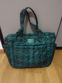 (Category: ) located in . Submitted by chanel.v (Listing ID 1233262301, Image 1). Description: .