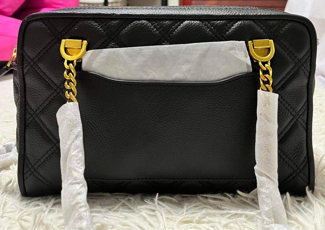 Marc jacobs status shoulder (Category: Luxury Bags & Wallets) located in Quezon City. Submitted by sarahlarsson_ (Listing ID 1233220979, Image 3). Description: Brand new Onhand.