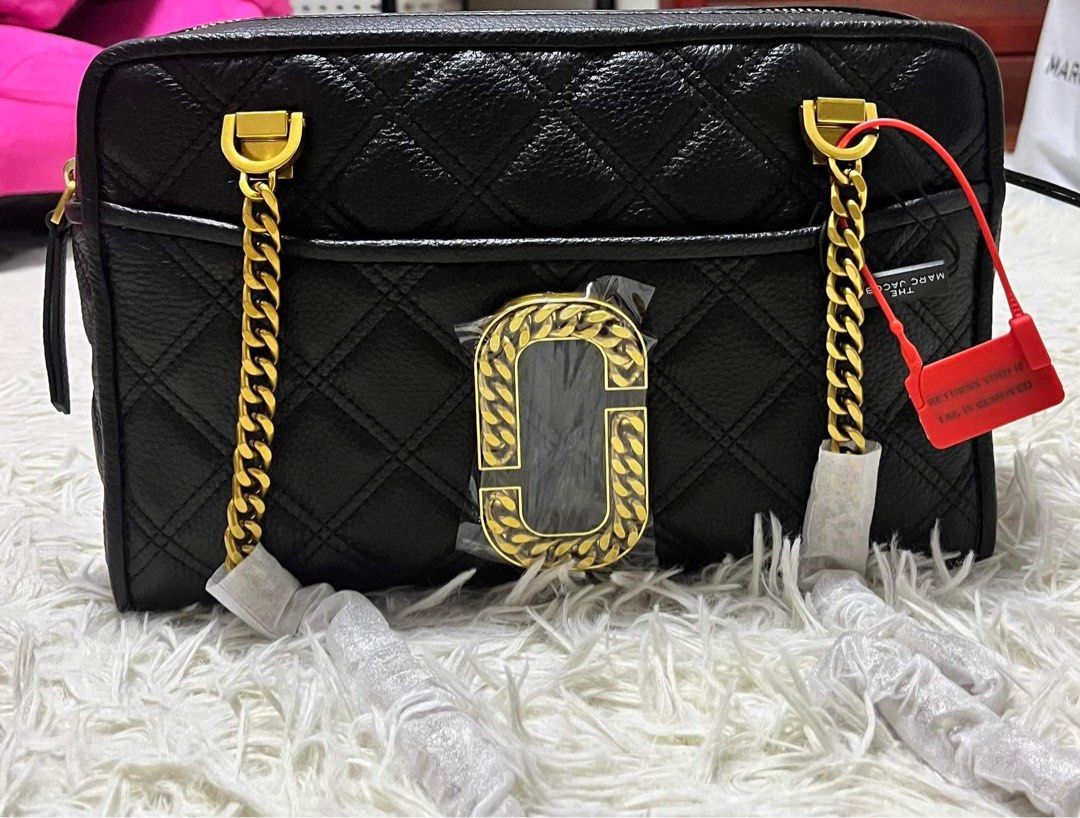 Marc jacobs status shoulder (Category: Luxury Bags & Wallets) located in Quezon City. Submitted by sarahlarsson_ (Listing ID 1233220979, Image 1). Description: Brand new Onhand.