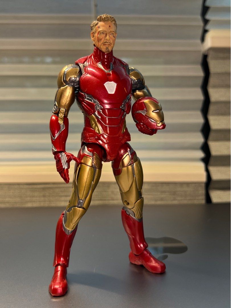 Marvel Legends Endgame Iron Man mark 85 with customised Tony Stark head sculpt