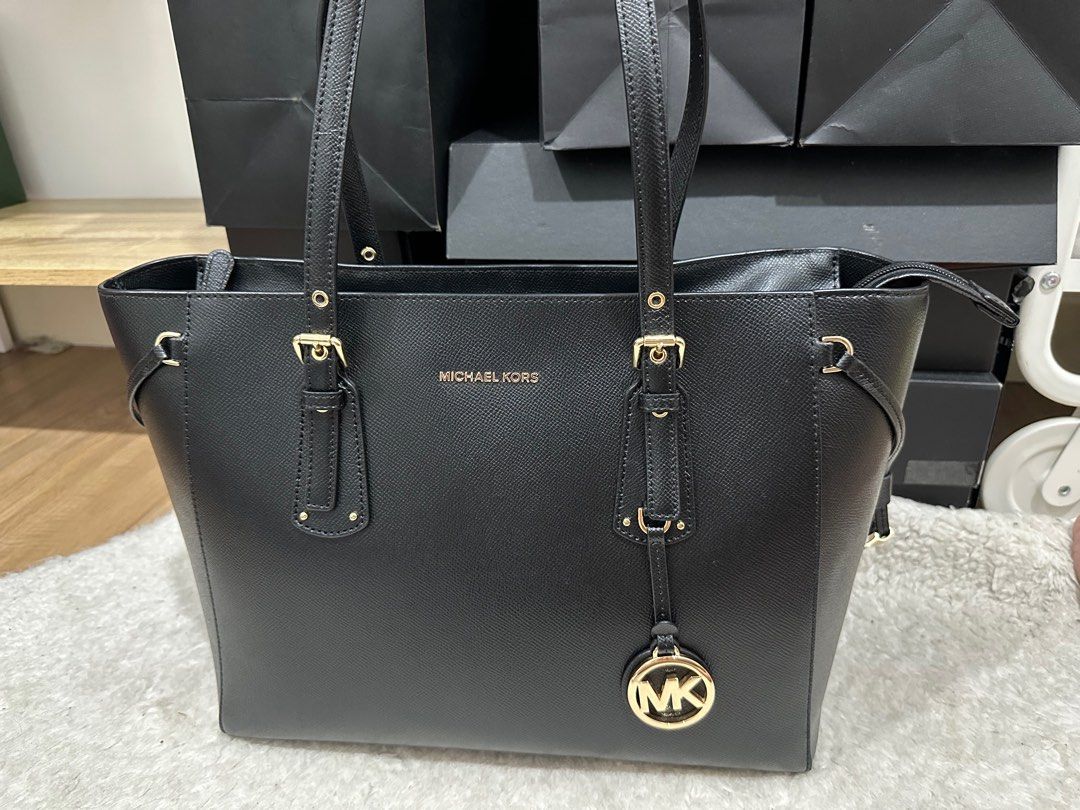 Michael Kors Tote Bag in Black Women s Fashion Bags Wallets