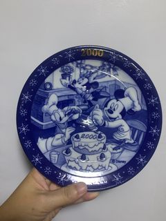 Mickey Mouse and friends deco plate year 2000