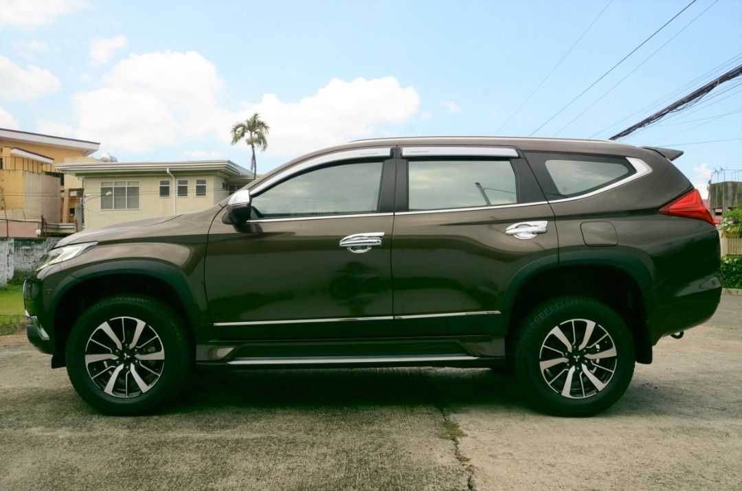 Mitsubishi Montero Sport GT 2017 4x4 1K KM Almost New Auto, Cars for