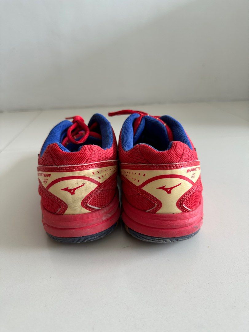 Mizuno Wave Twister 4 (used), Sports Equipment, Other Sports Equipment
