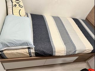 （分類：）位於 。 由 ivanch128 提交（商品編號 1233361816，圖片 1）。簡介： 。