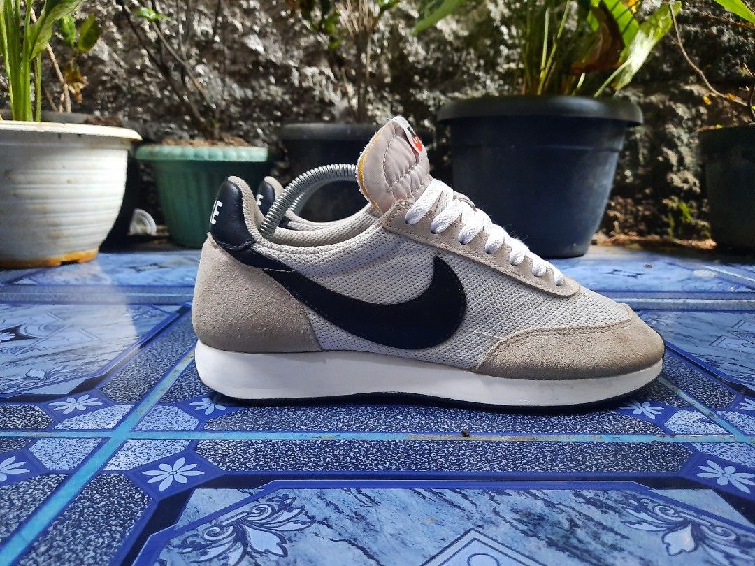 Nike top daybreak tailwind
