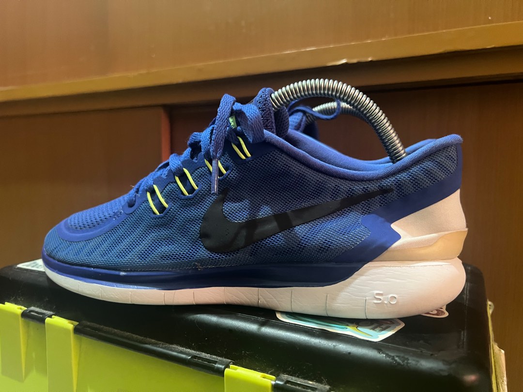 buy nike runners