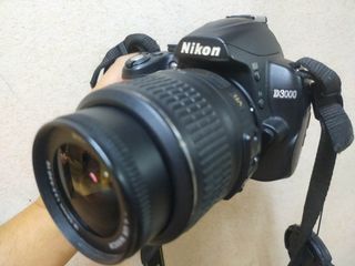 nikon d3000 with 18-55mm vr lens