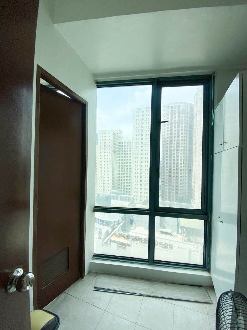 one-central-park-eastwood-2-bedroom-with-2-parking-eastwood
