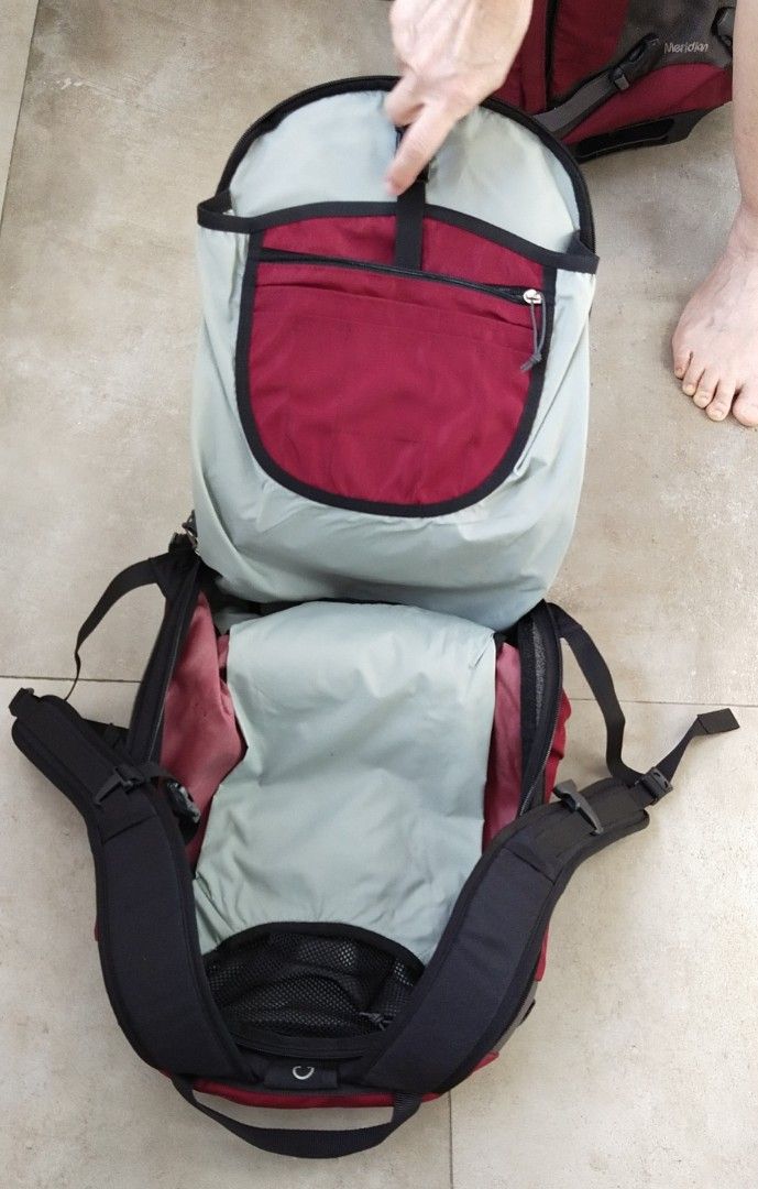 OSPREY Convertible Wheeled Travel Backpack, Hobbies & Toys, Travel